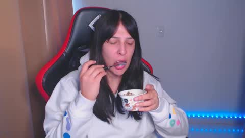 Snapshot of kimflexible_ chatting on 01/22/25, 10:26 Kim 3 online show from 01/22/25, 10:26