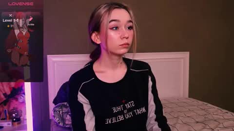 Kimiko online show from 12/14/25, 11:48