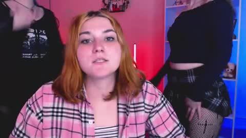 just Kimi  online show from 04/12/26, 09:03