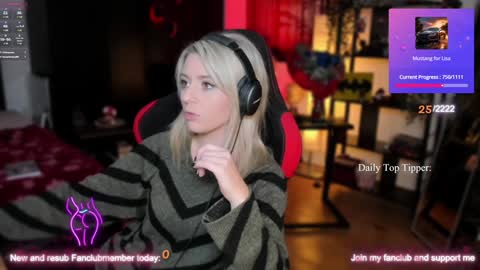 Snapshot of kimilee22 chatting on 12/18/24, 11:40 Wolfs Girl online show from 12/18/24, 11:40