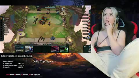 Snapshot of kimilee22 chatting on 02/12/25, 10:15 Wolfs Girl online show from 02/12/25, 10:15