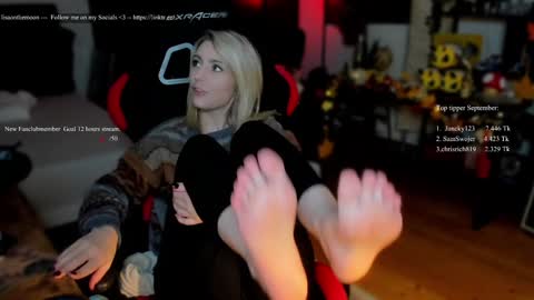 Snapshot of kimilee22 chatting on 09/24/25, 05:27 Wolfs Girl online show from 09/24/25, 05:27