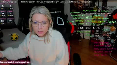 Snapshot of kimilee22 chatting on 11/30/25, 02:48 Wolfs Girl online show from 11/30/25, 02:48