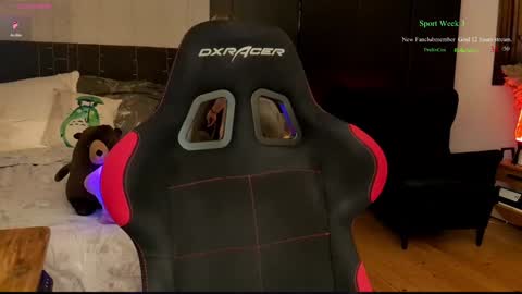 Wolfs Girl online show from 03/15/26, 06:25