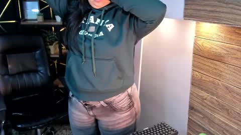 Camila online show from 09/15/25, 03:01