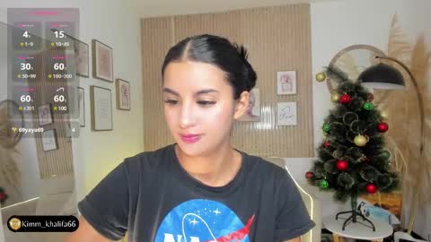 Snapshot of kimm_khalifa chatting on 01/08/25, 01:53 Kim online show from 01/08/25, 01:53