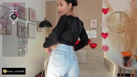 Snapshot of kimm_khalifa chatting on 02/17/25, 08:36 Kim online show from 02/17/25, 08:36