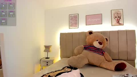 Snapshot of kimm_khalifa chatting on 11/14/25, 04:00 Kim online show from 11/14/25, 04:00