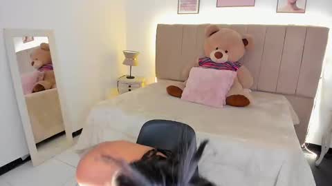 Snapshot of kimm_khalifa chatting on 11/14/25, 08:29 Kim online show from 11/14/25, 08:29