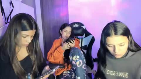 kimmi online show from 12/02/25, 11:45