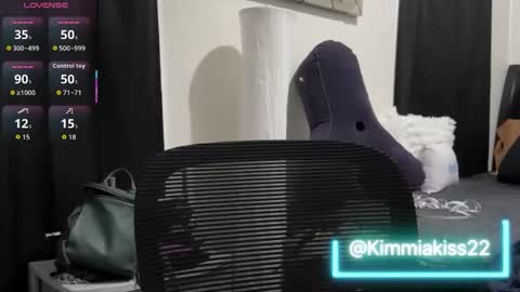 Kimmi online show from 10/21/25, 06:41
