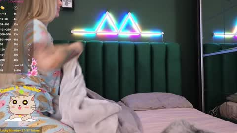 Snapshot of kimmie_ chatting on 12/09/24, 06:25 Kimmie online show from 12/09/24, 06:25