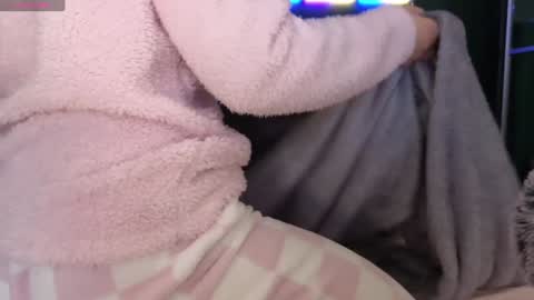 Snapshot of kimmie_ chatting on 12/10/24, 06:38 Kimmie online show from 12/10/24, 06:38