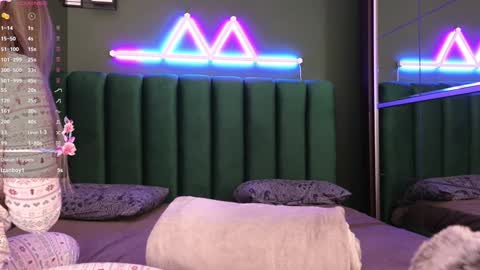 Snapshot of kimmie_ chatting on 12/17/24, 06:42 Kimmie online show from 12/17/24, 06:42