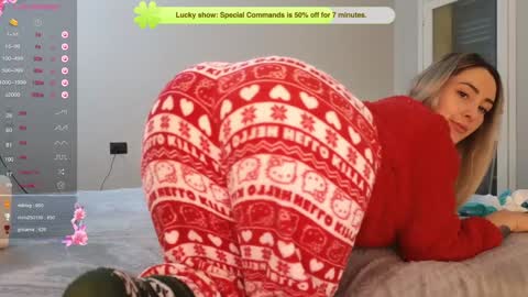 Snapshot of kimmie_ chatting on 12/31/24, 09:53 Kimmie online show from 12/31/24, 09:53