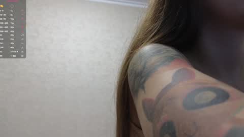 Snapshot of kimmie_ chatting on 10/17/25, 04:42 Kimmie online show from 10/17/25, 04:42