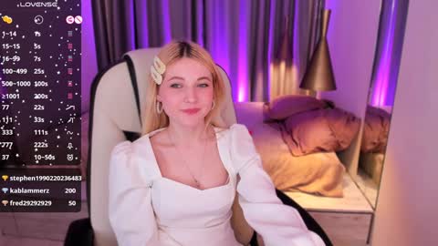 Snapshot of kimmie_shine chatting on 12/20/24, 05:08 Your Kimmie follow me online show from 12/20/24, 05:08