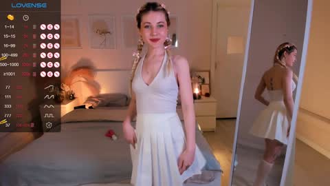 Snapshot of kimmie_shine chatting on 01/25/25, 02:25 Your Kimmie follow me online show from 01/25/25, 02:25