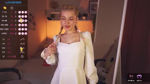 Snapshot of kimmie_shine chatting on 02/09/25, 02:29 Your Kimmie follow me online show from 02/09/25, 02:29