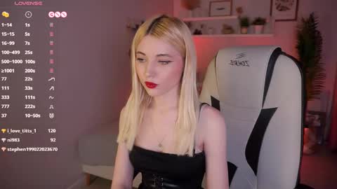 Snapshot of kimmie_shine chatting on 03/06/25, 05:00 Your Kimmie follow me online show from 03/06/25, 05:00