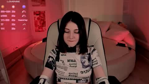 Snapshot of kimmie_shine chatting on 10/10/25, 08:24 Your Kimmie follow me online show from 10/10/25, 08:24