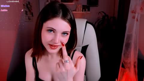 Snapshot of kimmie_shine chatting on 10/31/25, 07:53 Your Kimmie follow me online show from 10/31/25, 07:53