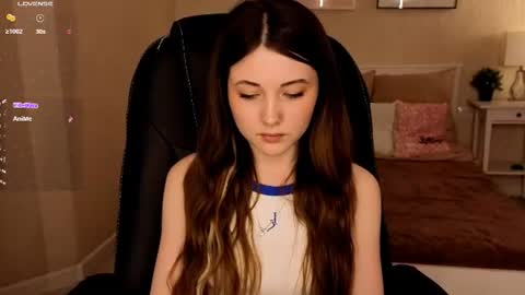 Snapshot of kimmie_shine chatting on 06/20/26, 08:39 Your Kimmie follow me online show from 06/20/26, 08:39
