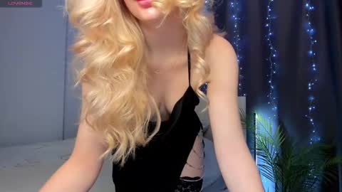 Snapshot of kimmy1_powell chatting on 11/12/25, 04:13 kimmy1_powell online show from 11/12/25, 04:13