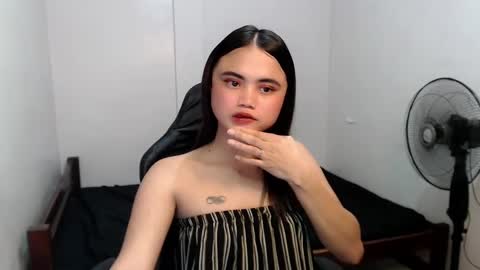 Snapshot of kimmy_fuckinggreat chatting on 02/11/25, 04:44 kim ejara online show from 02/11/25, 04:44