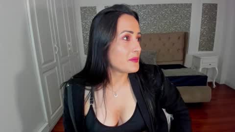 Kim online show from 09/27/25, 08:14