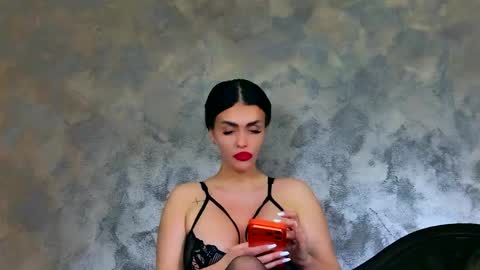 Kim Wilmes online show from 05/08/26, 02:00