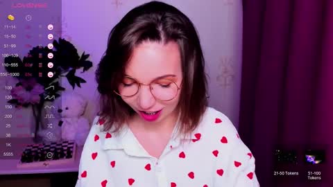 Hazel online show from 03/18/26, 06:33