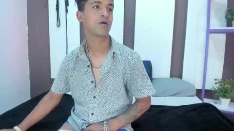 NIKKY AND MAIK online show from 02/05/26, 03:22