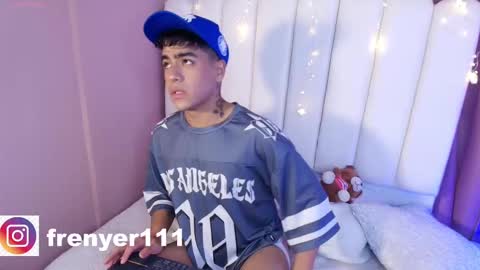 king  help me reach 100 likes online show from 02/11/25, 02:14