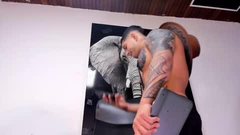 Angel Falconer online show from 10/22/25, 01:50