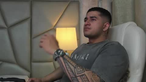 Angel Falconer online show from 11/10/25, 01:04