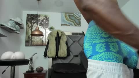 HOT MEN BLACK online show from 12/28/24, 10:23