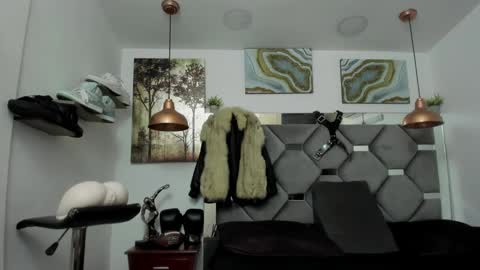 HOT MEN BLACK online show from 12/31/24, 01:19