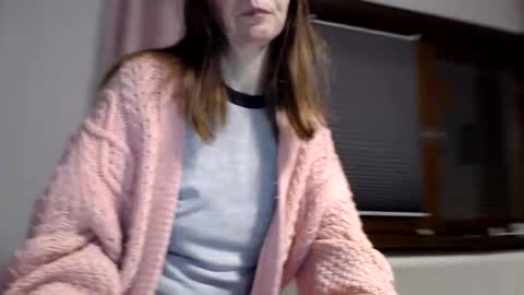 Snapshot of kingandprincess chatting on 11/13/25, 05:12 sexysexyhotwetpinkredpussy online show from 11/13/25, 05:12