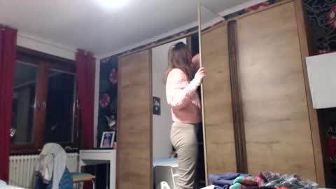 Snapshot of kingandprincess chatting on 11/18/25, 06:12 sexysexyhotwetpinkredpussy online show from 11/18/25, 06:12