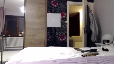 sexysexyhotwetpinkredpussy online show from 12/18/25, 05:52