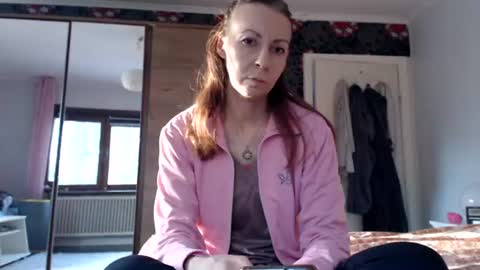 Snapshot of kingandprincess chatting on 06/19/26, 07:17 sexysexyhotwetpinkredpussy online show from 06/19/26, 07:17