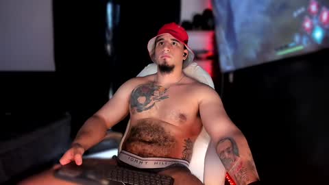 Snapshot of kingbear777 chatting on 12/19/24, 12:02 King Bear online show from 12/19/24, 12:02