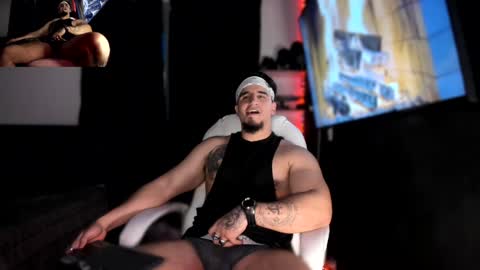 Snapshot of kingbear777 chatting on 01/31/25, 05:09 King Bear online show from 01/31/25, 05:09