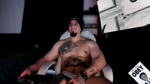 Snapshot of kingbear777 chatting on 02/16/25, 02:21 King Bear online show from 02/16/25, 02:21