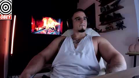 Snapshot of kingbear777 chatting on 11/06/25, 08:04 King Bear online show from 11/06/25, 08:04