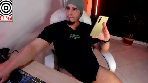 King Bear online show from 02/04/26, 01:44