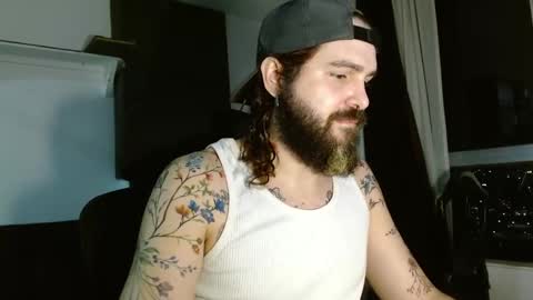 Snapshot of kingcat420 chatting on 10/22/25, 01:28 Jake online show from 10/22/25, 01:28