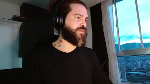 Snapshot of kingcat420 chatting on 11/17/25, 10:48 Jake online show from 11/17/25, 10:48