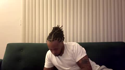 Snapshot of kingdabiggest chatting on 09/17/25, 08:49 KingDaBiggest online show from 09/17/25, 08:49